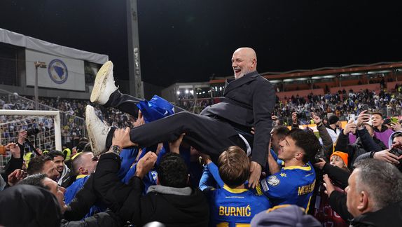 ¡Una completa fiesta! Así celebró Bosnia y Herzegovina su pase al Mundial 2026 ante Italia