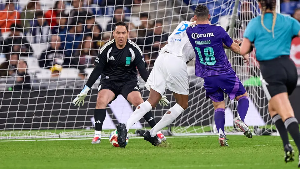 Moisés Muñoz en un duelo de leyendas l MEXSPORT