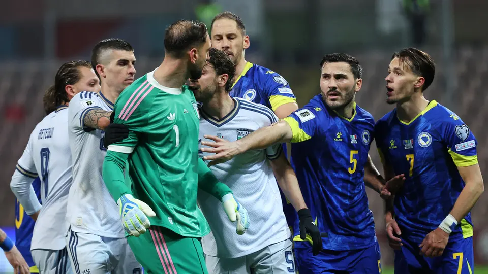 Donnarumma tuvo un altercado con los jugadores de Bosnia | AP