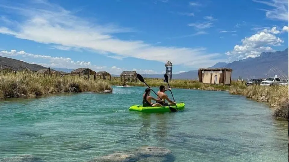 El influencer dijo que solo usaron el río y usaron los kayaks como cualquier turista / FB: @UnTalFredo