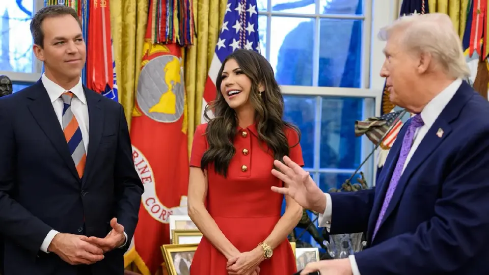 El escándalo llegó hasta el presidente Donald Trump, quien lamentó la situación / FB: @kristi.noem