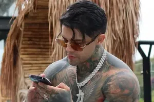 El influencer Yeferson Cossio es demandado por una aerolínea internacional ¿Por qué motivo?