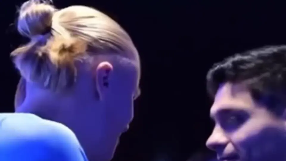 Momento íntimo de Haaland y Raúl Jiménez l CAPTURA