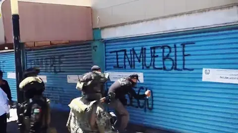 VIDEO: Aseguran más de 30 toneladas de autopartes en Iztapalapa tras cateos