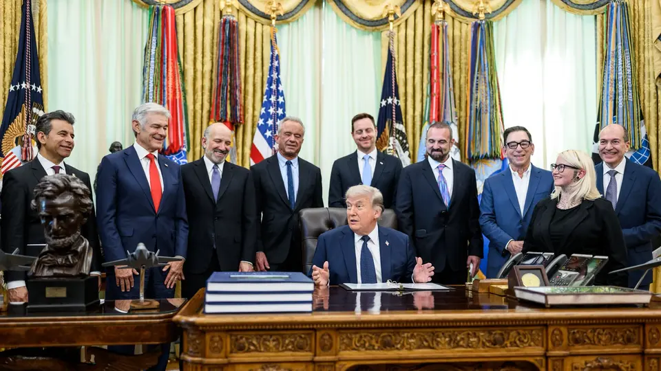Donald Trump ha tenido desacuerdo con la Unión Europea lo que provocaría una guerra comercial / FB: @WhiteHouse