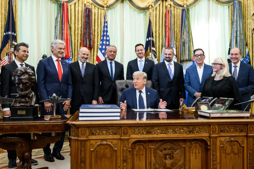 Donald Trump ha tenido desacuerdo con la Unión Europea lo que provocaría una guerra comercial / FB: @WhiteHouse