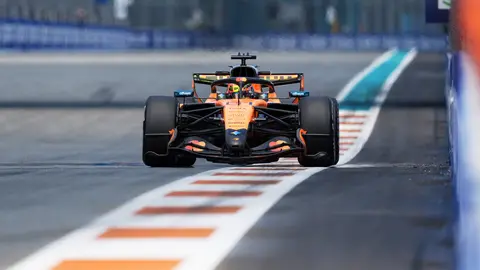 McLaren corriendo en el GP de Miami