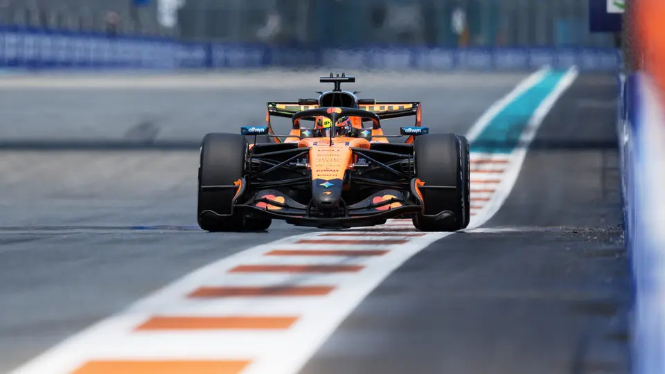 McLaren corriendo en el GP de Miami