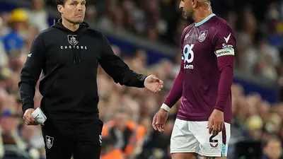 Michael Jackson debuta con derrota en el banquillo del Burnley