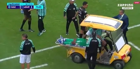 Carrito de emergencia atropella a jugador en Ecuador l CAPTURA