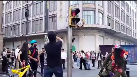 La CNTE acusó actos de represión durante la movilización realizada en el Centro Histórico de la Ciudad de México./ Captura de pantalla