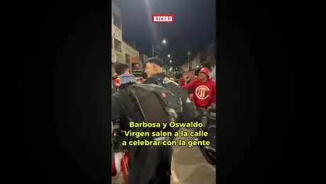 Diego Barbosa y Oswaldo Virgen salieron a las calles a festejar con la afición después del triunfo de Toluca