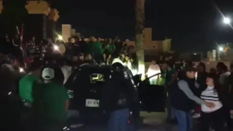 VIDEO: Conductor presuntamente ebrio arrolló a aficionados que festejaban triunfo de México en Hidalgo
