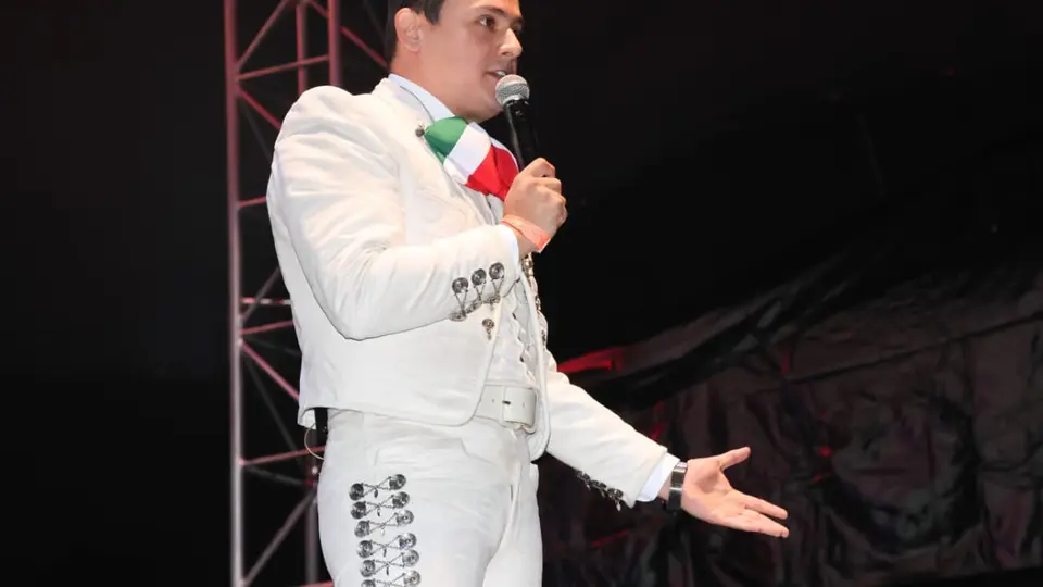 El cantante rindió homenaje a las leyendas de la música mexicana con un repertorio que fue coreado por el público./ Especial