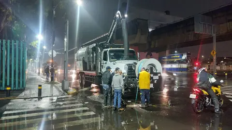 Las brigadas realizaron trabajos de desazolve y bombeo en distintos puntos de Iztacalco, Iztapalapa, Gustavo A. Madero y Venustiano Carranza./ X: @SEGIAGUA