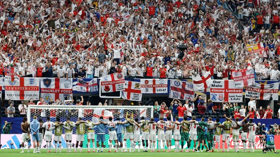 Inglaterra vuelve al Estadio Azteca 40 años después