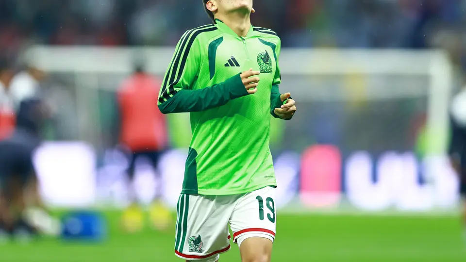 Gilberto Mora alistándose para su debut en partidos de eliminación directa en Mundiales | MEXSPORT