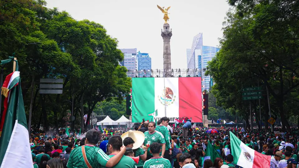 Autoridades capitalinas anunciaron que los festejos en el Ángel de la Independencia continuarán con ajustes en seguridad. / @GobCDMX