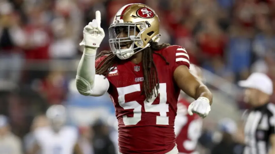 Fred Warner durante un partido de los 49ers | AP