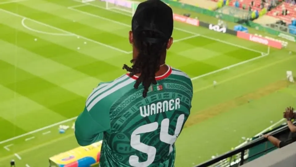 Fred Warner en el Estadio Azteca previo al México vs Ecuador | IG: @fred_warner