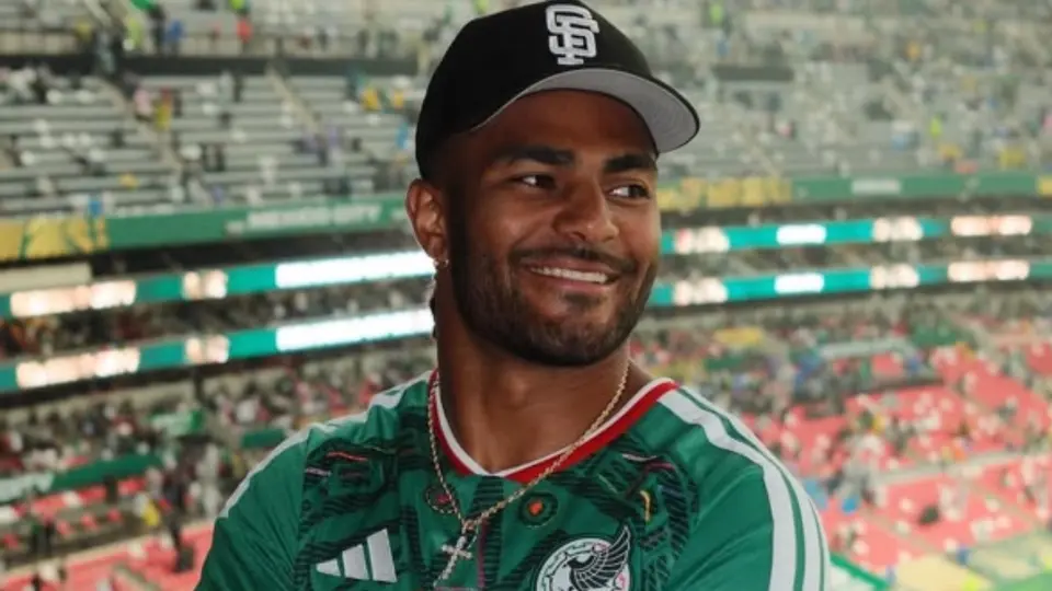 Fred Warner en el Estadio Azteca previo al México vs Ecuador | IG: @fred_warner
