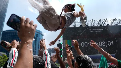 Festejos en el Ángel de la Independencia | AP