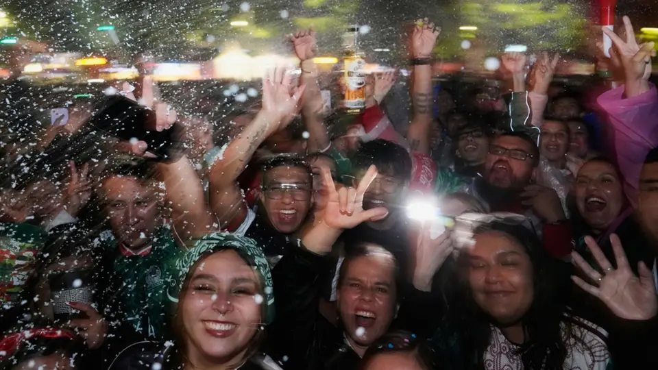 Celebración de la afición mexicana en Paseo de la Reforma | AP
