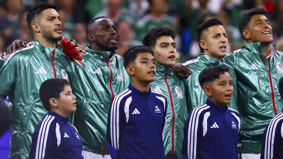Selección Mexciana durante el himno nacional | MEXSPORT