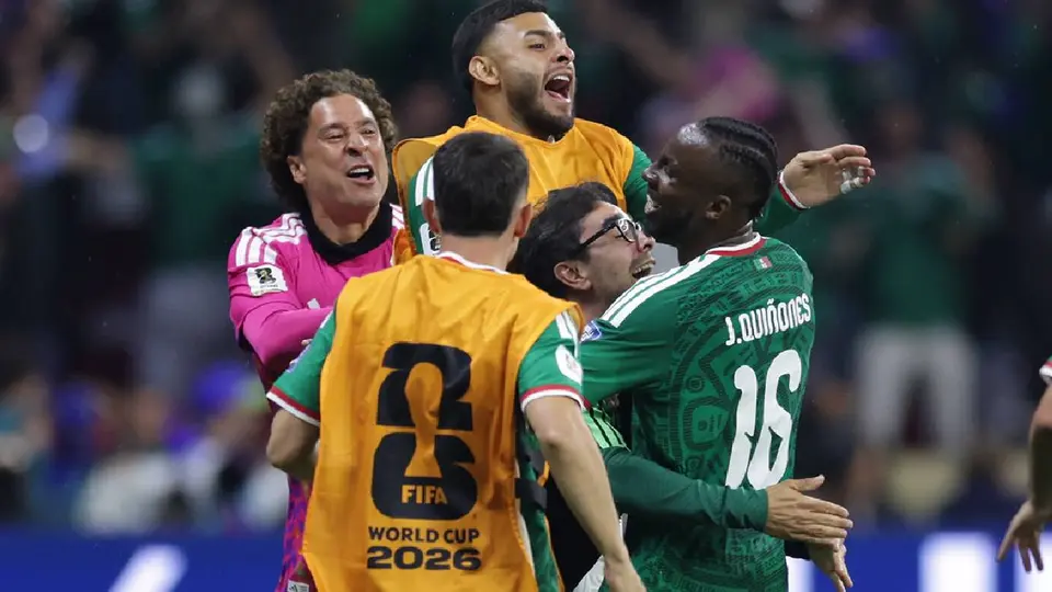 La asistencia de Roberto "Piojo" Alvarado dejó a Julián Quiñones de frente al arco para marcar el 1-0 del Tricolor./ X: @miseleccionmx