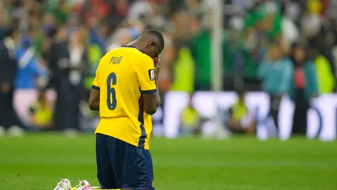 Willian Pacho al término del partido entre Ecuador y México | AP