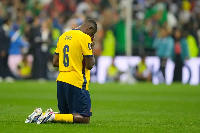Willian Pacho al término del partido entre Ecuador y México | AP