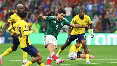 Raúl Jiménez marca gol | Gina Sánchez