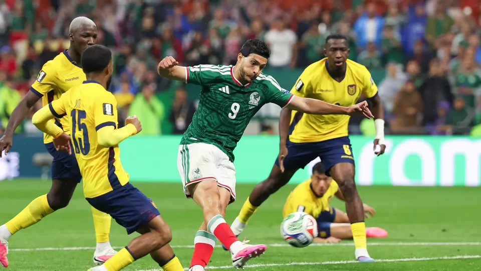 Raúl Jiménez marca gol | Gina Sánchez