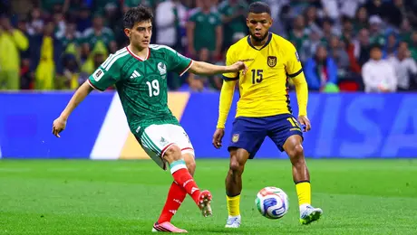 Gilberto Mora conquista a la prensa internacional tras brillar ante Ecuador