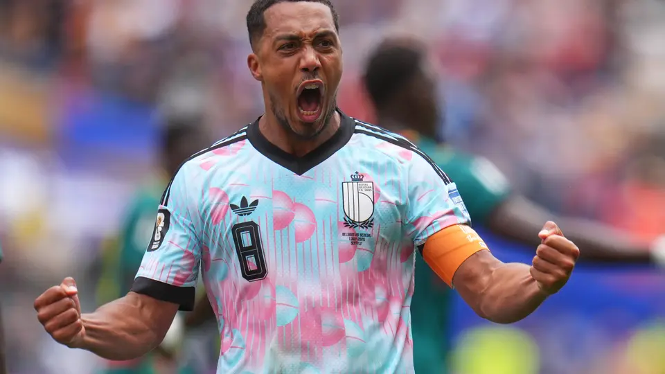Youri Tielemans celebra su anotación | AP