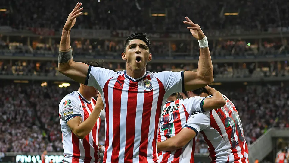 Alan Pulido luce la camiseta PUMA con la que ganaron la Concachampions en 2018 | Imago7