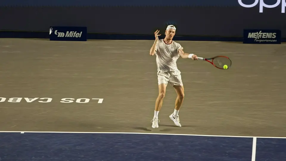 Shapovalov defenderá su corona: el campeón avanza a la Final y enfrentará a Arthur Gea en Los Cabos