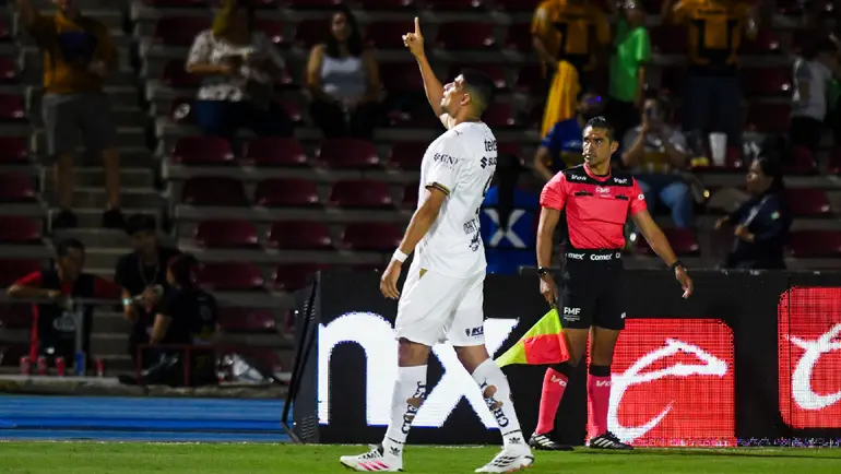 Guillermo 'Memote' Martínez, jugador de Pumas | IMAGO7