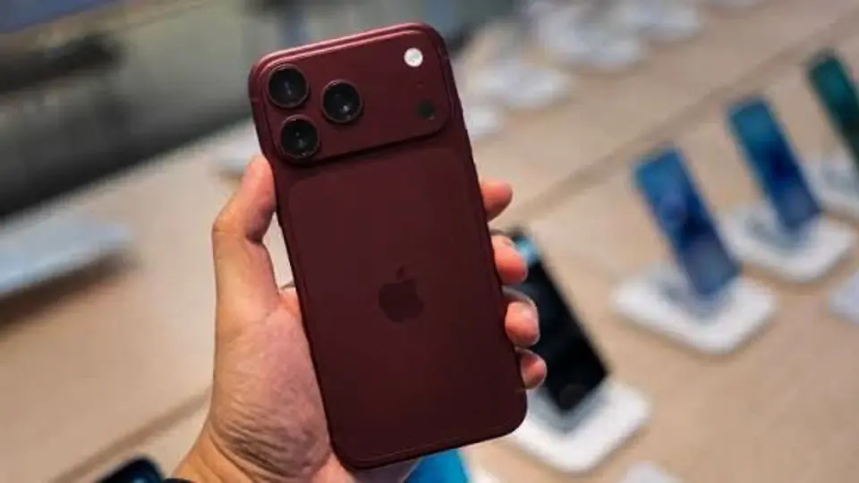 El iPhone 18 Pro Max incorporaría una nueva pantalla LTPO+ para consumir menos energía / Especial