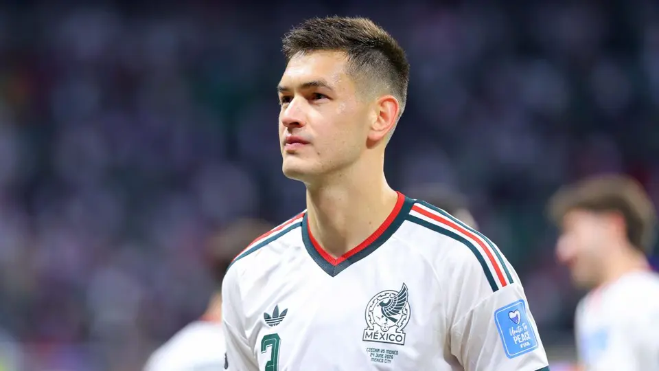 César Montes en actividad con la Selección Mexicana | IMAGO 7