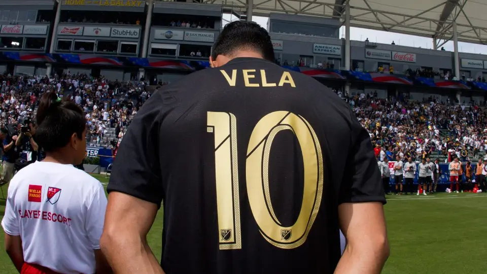 ¿Carlos Vela sale del retiro y regresa a LAFC? Esto se sabe