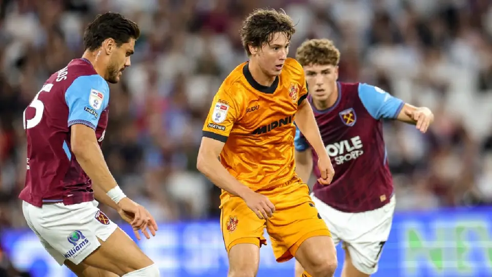Raúl Jiménez sin gol y Wolverhampton cae ante West Ham