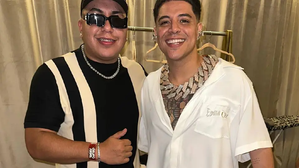 El creador de contenido reveló que el vocalista de Grupo Firme le regaló un departamento en Tijuana / RRSS