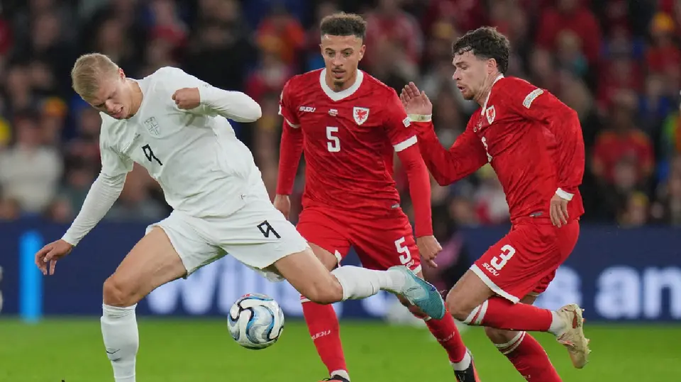 Erling Haaland con Noruega en la UEFA Nations league | AP