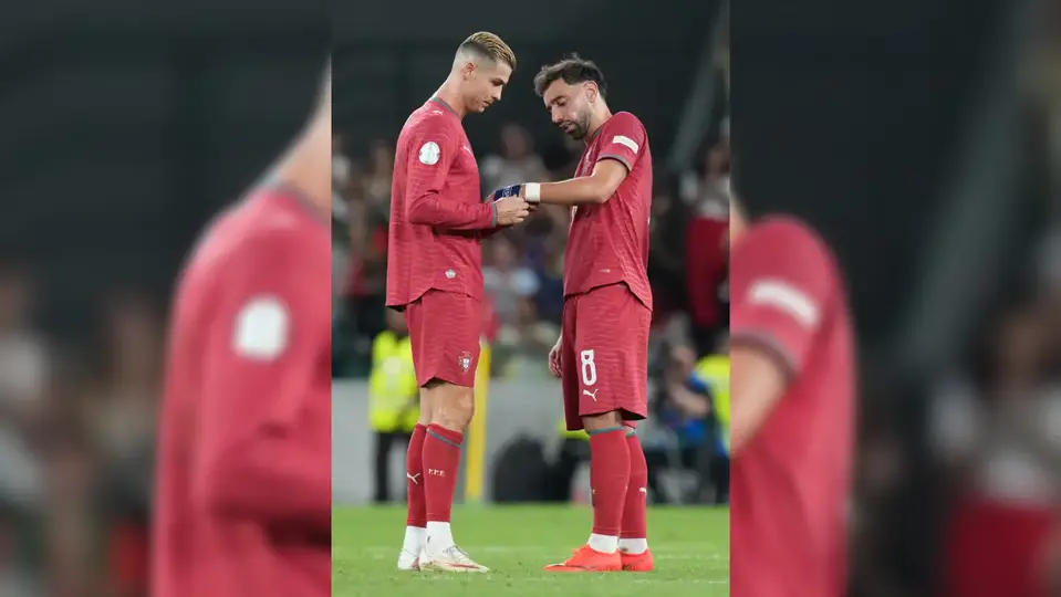 Bruno Fernandes y Cristiano Ronaldo en partido con la Selección de Portugal | AP
