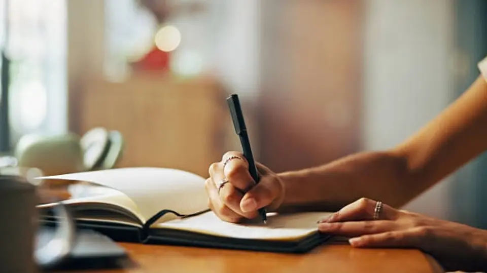 Una libreta puede convertirse en una herramienta para organizar mejor las ideas. / iStock