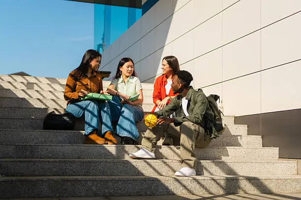 El apoyo para secundaria será de 1,900 pesos por familia./istock