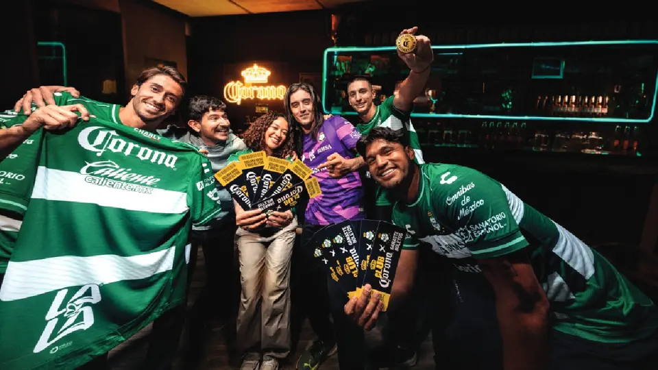 Jugadores de Santos en campaña de Corona | CORONA