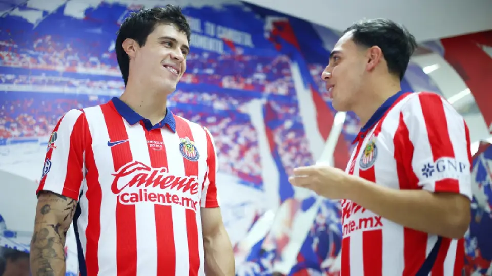 Diego Campillo y Hugo Camberos en Chivas | IMAGO7