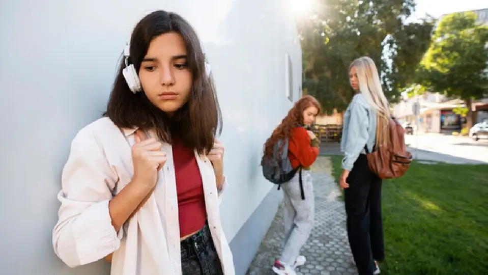 La expresión “nini” se usa para describir a las personas jóvenes que “ni estudian, ni trabajan” / Magnific